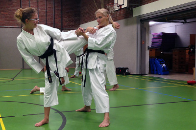 2014 09 12 Mawashi Dehnen 2 - Bild zum Beitrag "Mawashi-Geri in Kumite-Form"